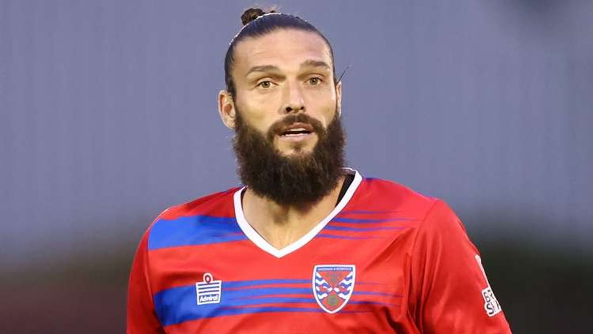 Andy Carroll's nightmare debut!
