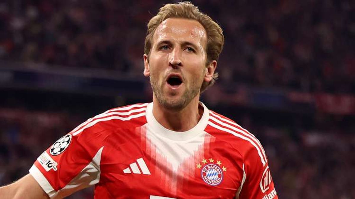 Jamie Carragher praises Harry Kane as 'best striker England have ever had' and believes Bayern Munich talisman could have broken Alan Shearer's Premier League goals record if he had stayed at Tottenham