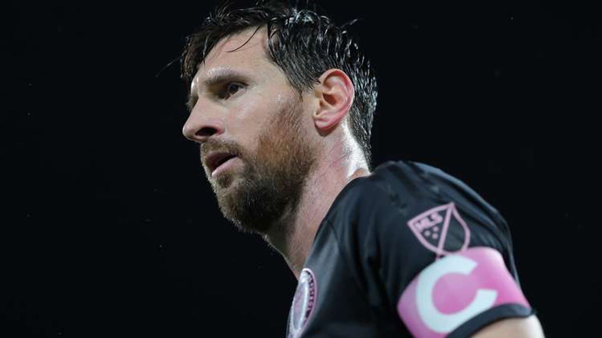Magical Lionel Messi shines as he sets new MLS record with Inter Miami while closing in on Zlatan Ibrahimovic's notable goal tally