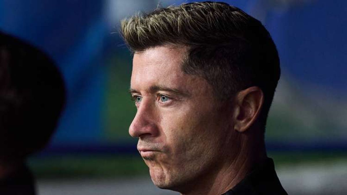  - Robert Lewandowski nearing Barcelona return with optimism growing over goalkeeper Joan Garcia's recovery