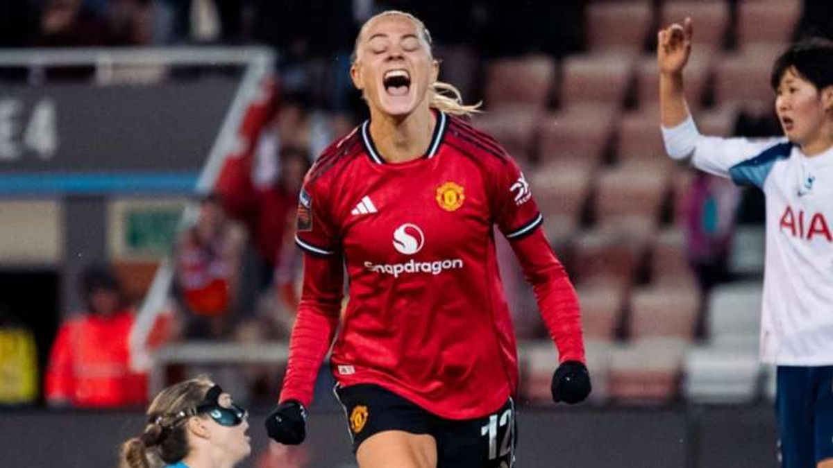 Man Utd women's player ratings vs Tottenham: Two-goal hero Fridolina Rolfo leads remarkable late comeback - but Marc Skinner's erratic Red Devils side fall nine points off WSL title pace