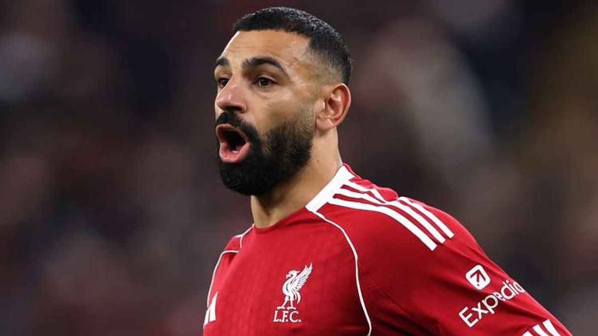Will Liverpool Consider Selling Mohamed Salah in January? Jamie Carragher Addresses Transfer Rumors and Stands by 'Disgrace' Comment