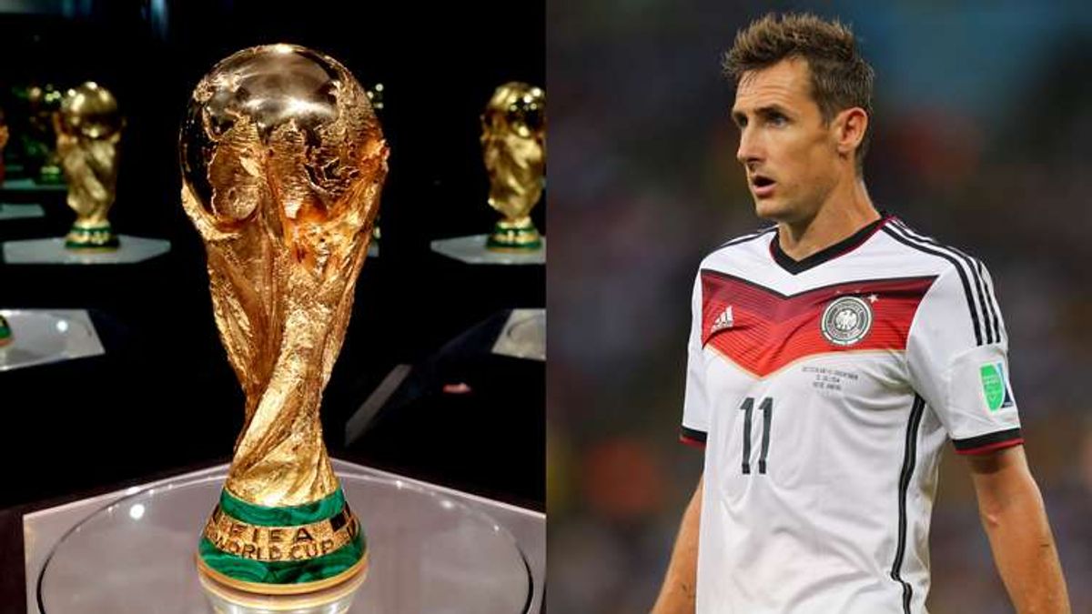 Who was the oldest player to win the FIFA World Cup?