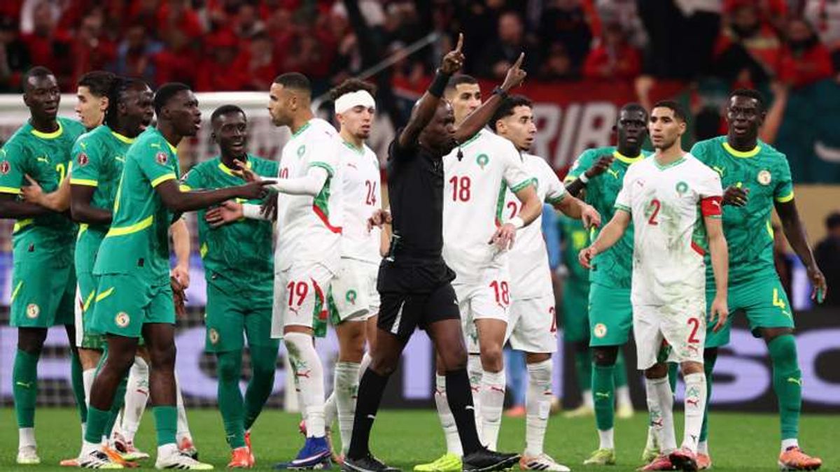 Guinea: "Give us back the 1976 Africa Cup of Nations." Morocco walked off the pitch!