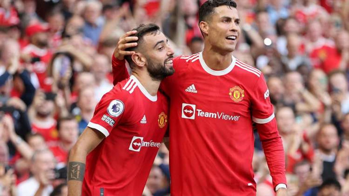 Bruno Fernandes Makes History: Equals Cristiano Ronaldo & Robin van Persie in Premier League