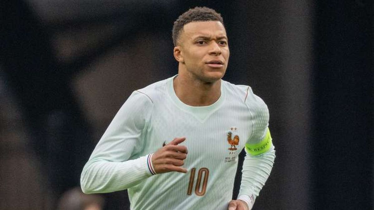 A Champion's Burden: Kylian Mbappe's Unseen World Cup Defeat