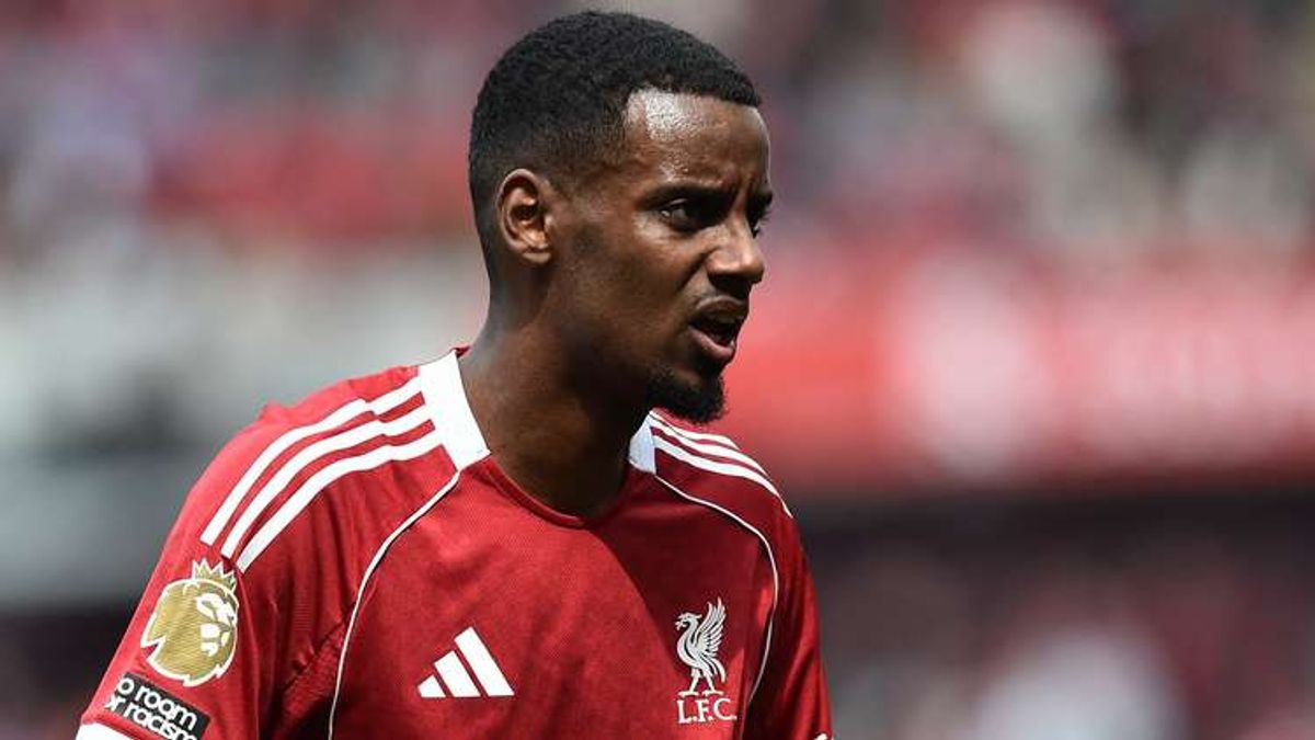Why Liverpool Legend Robbie Fowler is Concerned About Alexander Isak's Second Season at Anfield