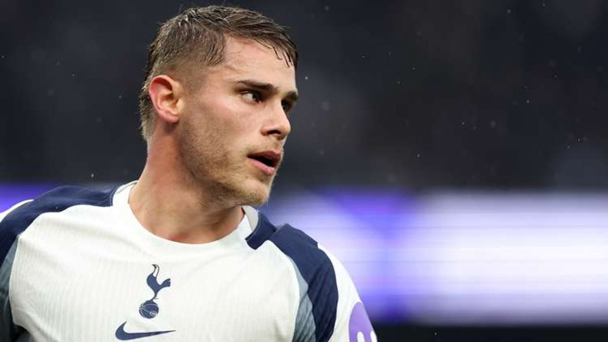 Rewritten Title: Micky van de Ven: Can He Reach the Next Level without a Transfer?