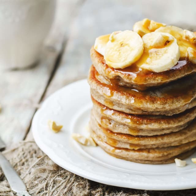 Panqueca de Aveia com Ovo e Banana: Café da Manhã Saudável, Fácil e Sem Açúcar - Foto da receita pronta