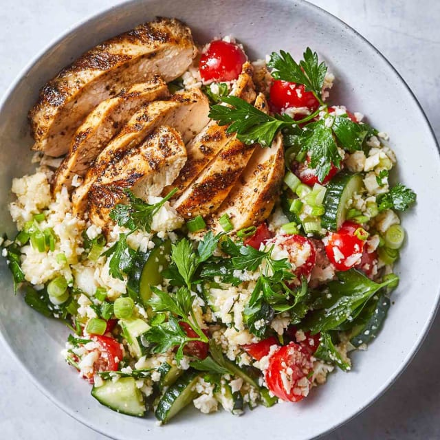 Tabule com Frango Grelhado: Receita Leve, Refrescante e Rica em Proteínas - Foto da receita pronta