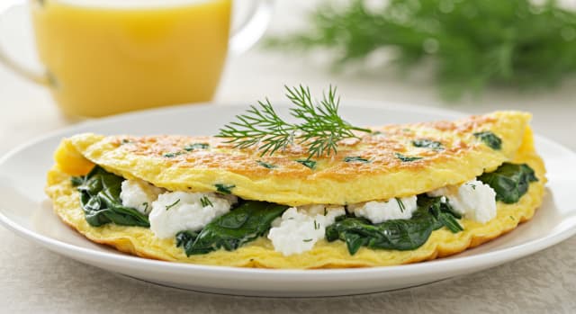 Omelete de Claras Fit com Espinafre e Cottage: Receita Rápida e Proteica! - Foto da receita pronta