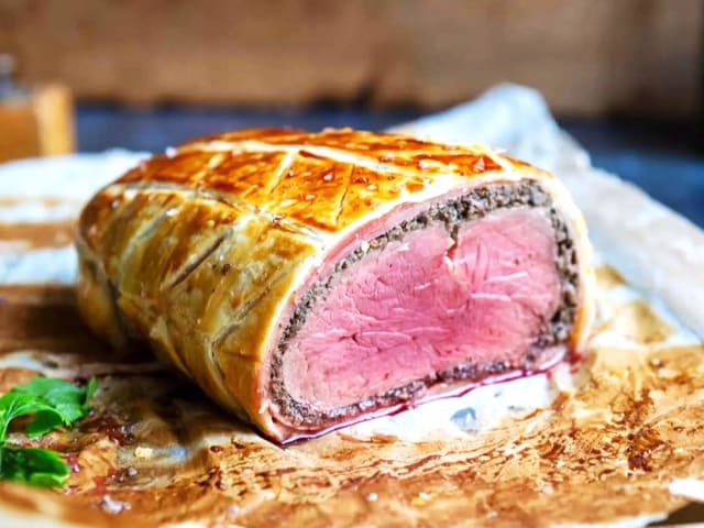 Receita Surpresa para o Dia dos Pais: Filé Wellington Simplificado que Derrete na Boca! - Foto da receita pronta