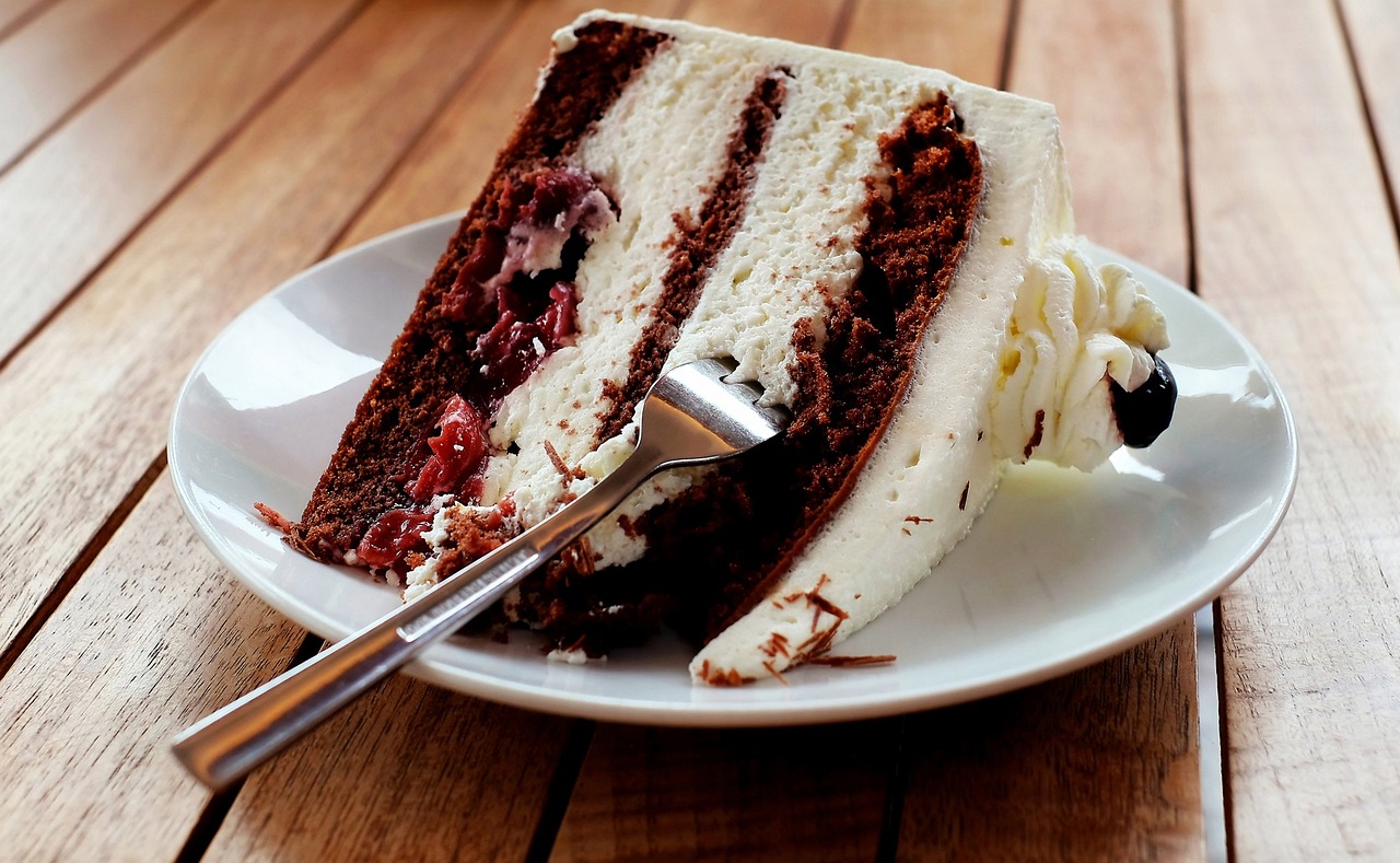Keep Your Cake Moist (Even in Nigerian Heat)
