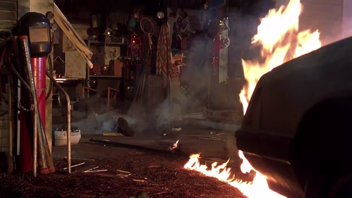 Screenshot from Final Destination (2000) Dual Audio Hindi Dubbed Movie Download 480p 720p 1080p