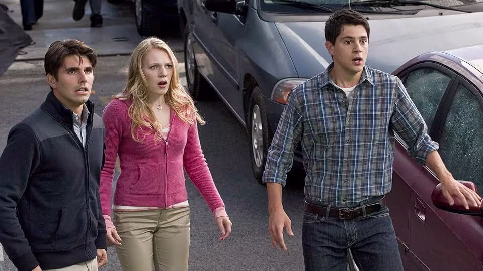 Screenshot from Final Destination 5 (2011) Dual Audio Hindi Dubbed Movie Download 720p 1080p
