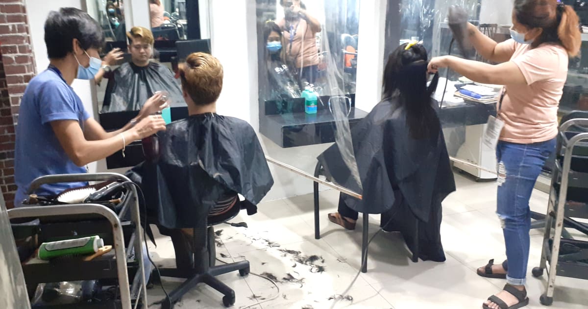 Paano Nakontrol ang Aking Salon