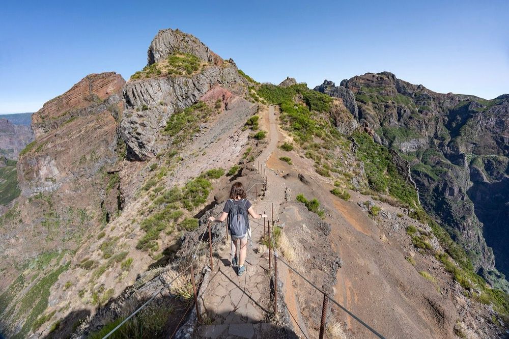 Pico do Arieiro to Pico Ruivo (PR1): Madeira's Ridge Walk in 2026