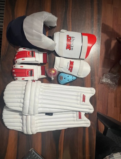 HRSGS SPORTS MRF Grand Edition (Genius) VK-18 Virat Kolhi Complete Cricket Kit