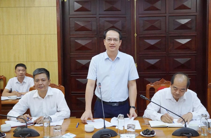 Lãnh đạo Tổng Công ty Đường sắt Việt Nam phát biểu tại buổi làm việc - Ảnh: H.N