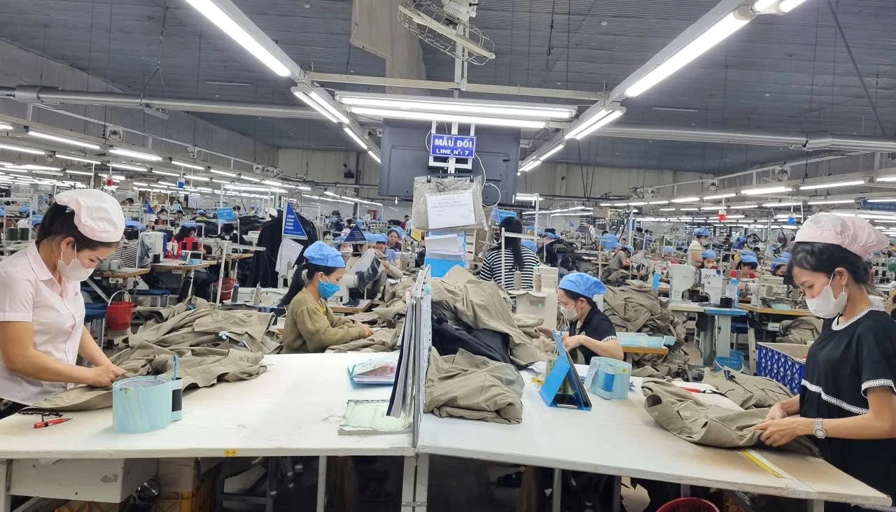Cần ưu tiên hỗ trợ pháp lý cho doanh nghiệp có nhiều lao động nữ - Ảnh: M.L