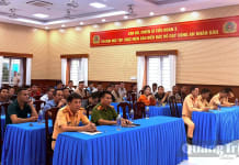Gần 200 chủ doanh nghiệp, lái xe ký cam kết chấp hành pháp luật về an toàn giao thông