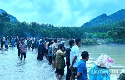 Tìm kiếm nam sinh lớp 10 bị nước cuốn trôi ở xã Phong Nha