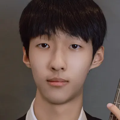 Portrait of Zhuoyuan Li