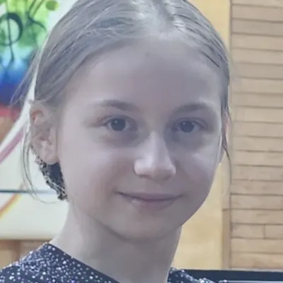 Portrait of Sara - Beatrice Luca