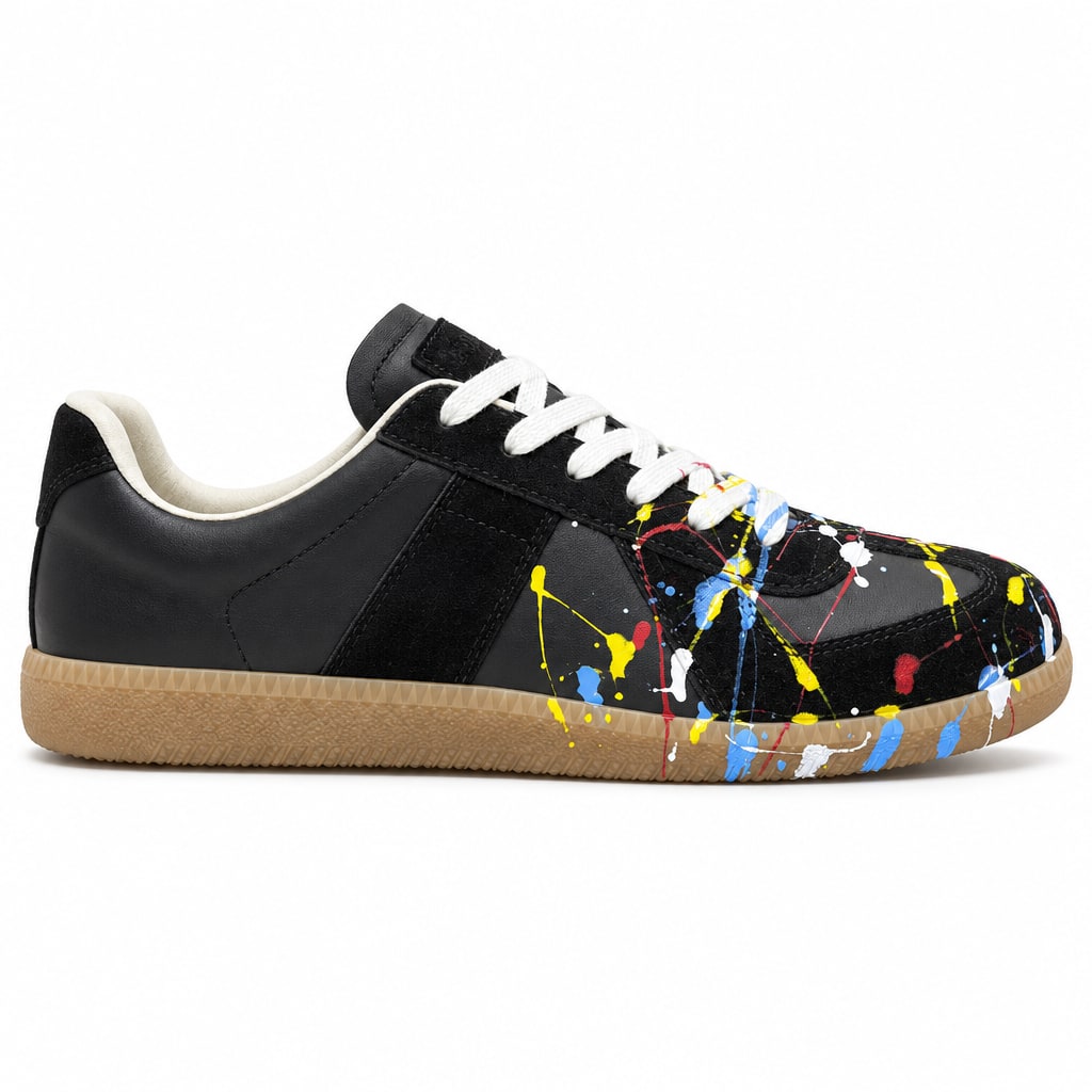 Maison Margiela Replica შავი სნიკერი მრავალფეროვანი საღებავის ეფექტით და რეზინისფერი ძირით