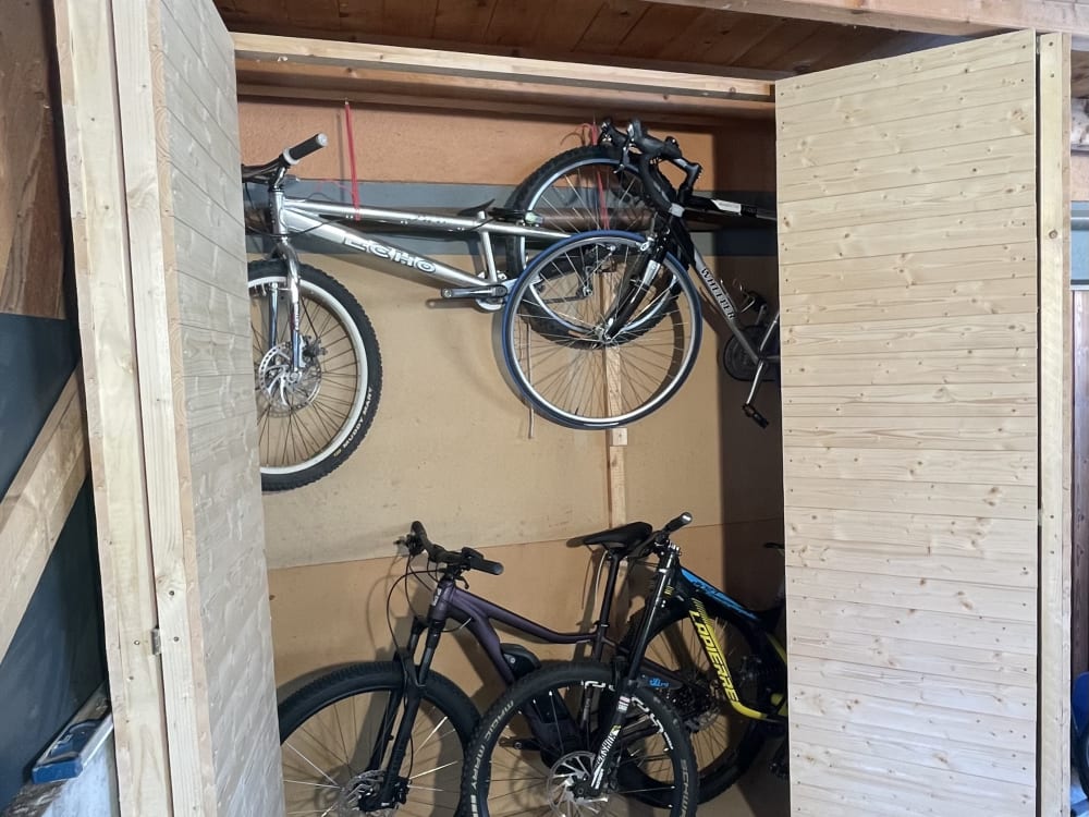 Veloschrank in Gams aus Holz - Nach der Ausführung - Bild 3