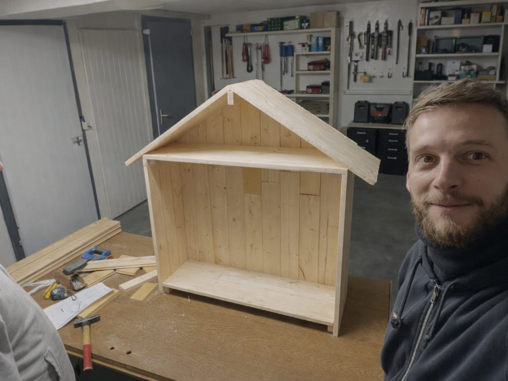 Adventskalender-Häuschen in Gams aus Holz - Während der Ausführung - Bild 3