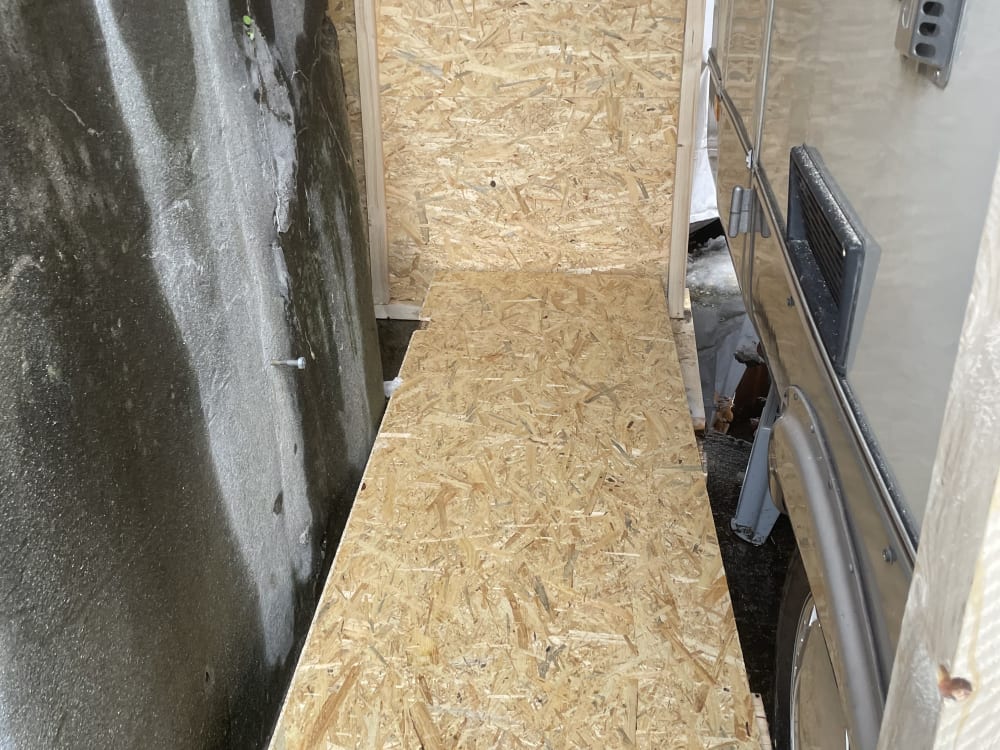 Wohnmobil-Fordach in Buchs aus Holz/OSB - Nach der Ausführung - Bild 2
