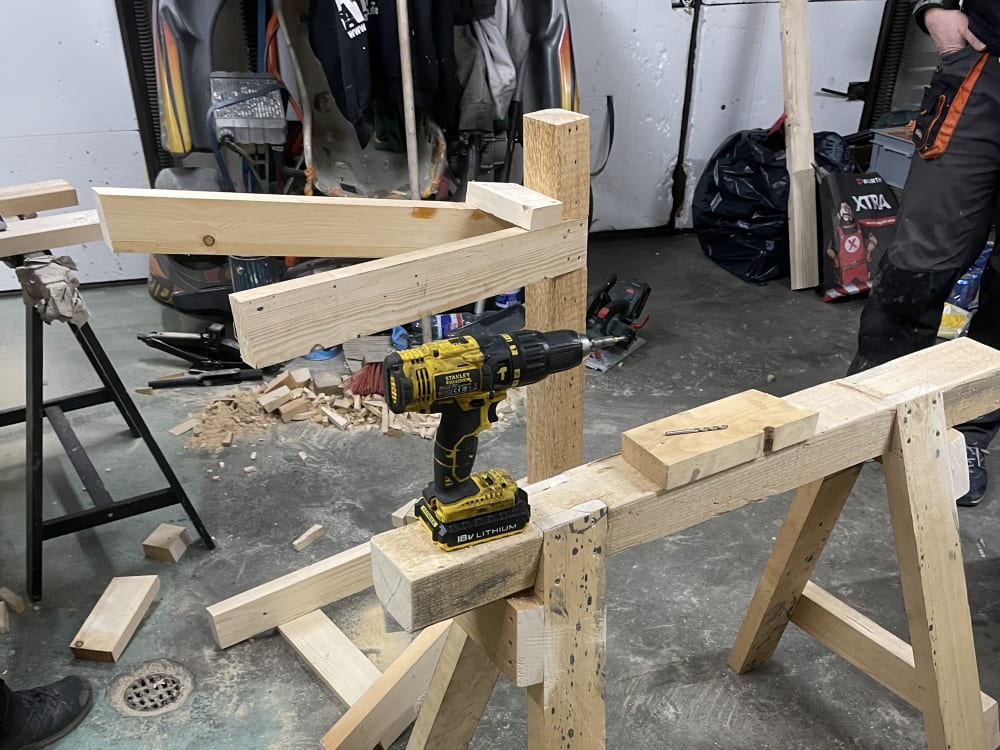 Montagebock aus Massivholz für Werkstatt - Während der Ausführung - Bild 4