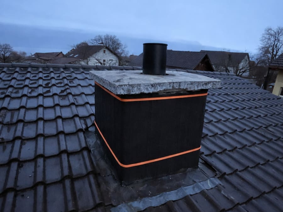 Partial chimney demolition in Gams, Gams (SG), CH