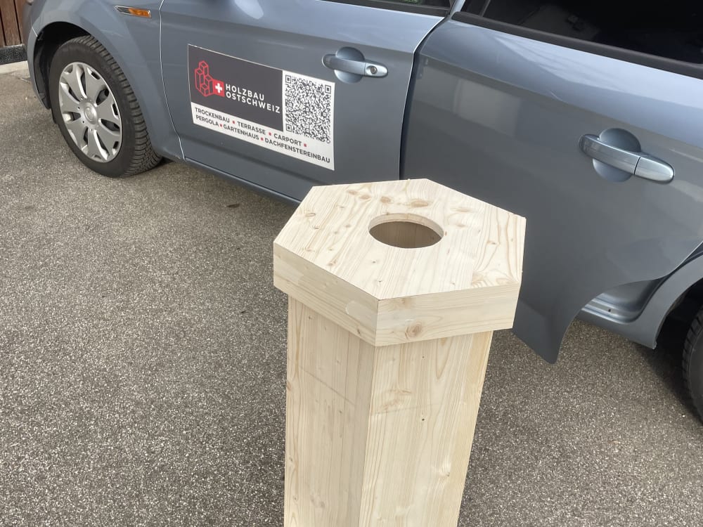 PET-Sammelcontainer in Nesslau aus Holz - Nach der Ausführung - Bild 1