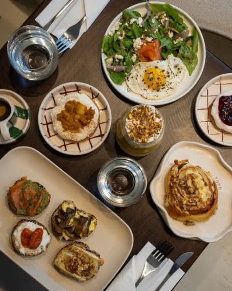 Tomo Coffee Brunch & Bakery