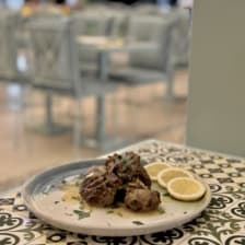 Dwiret el Azz, restaurant à Hydra 3