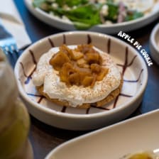 Tomo Coffee Brunch & Bakery, restaurant à Hydra 5