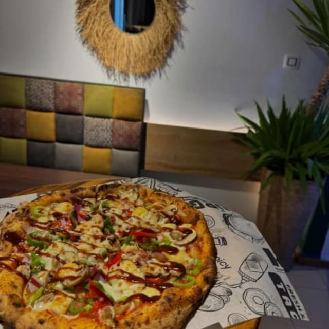 Pizza Givanni 6