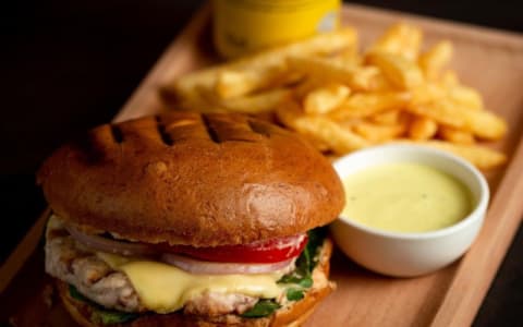 Taylor Burger & Drinks