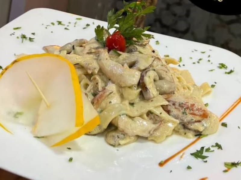 New Plaza Restaurant 5