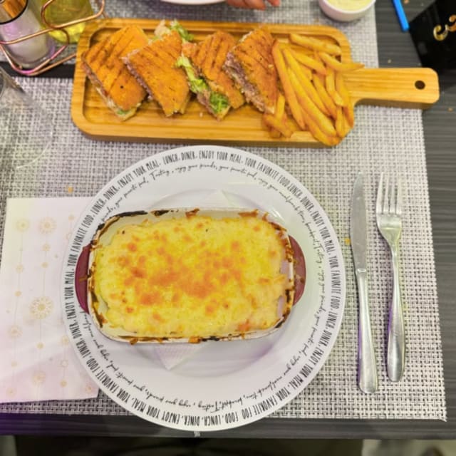 Hola Pizza 1