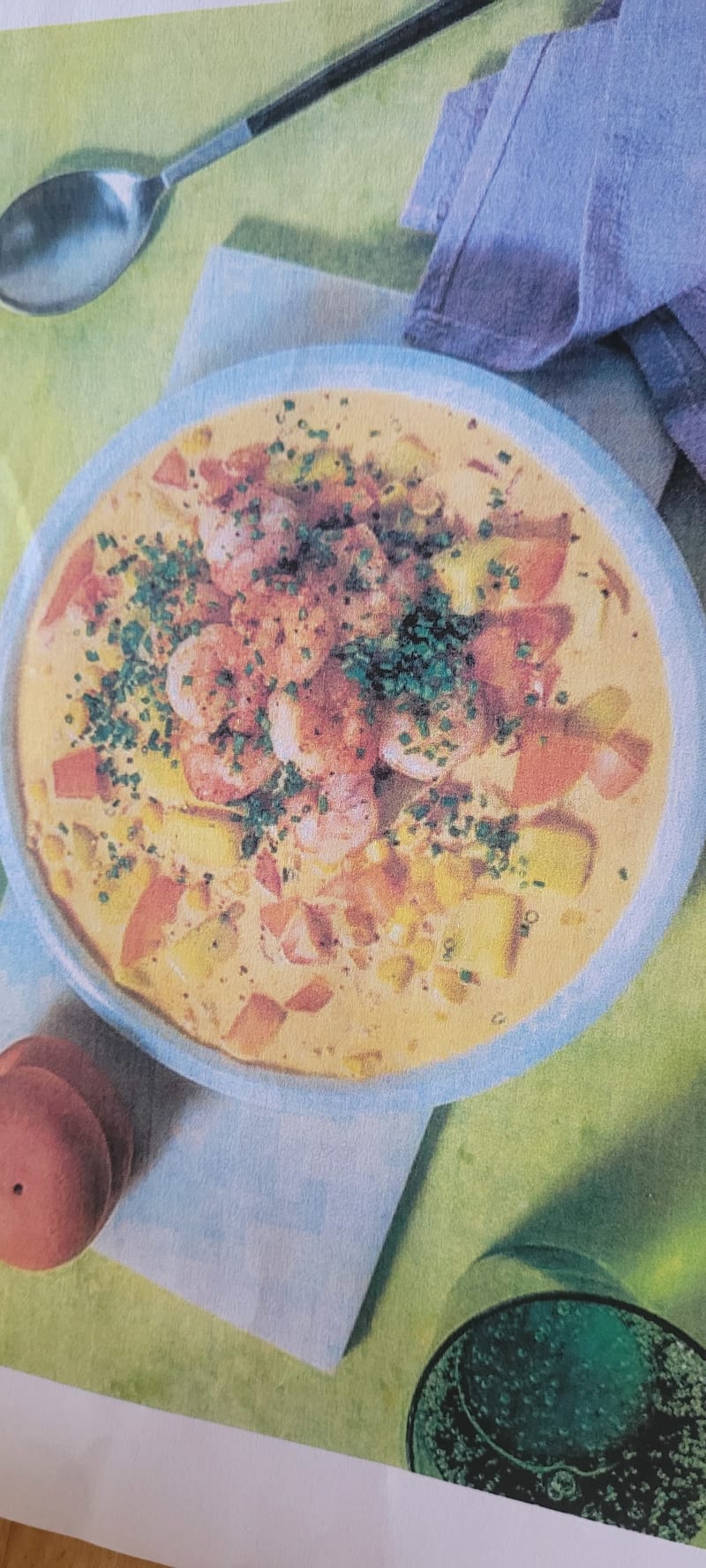 Soupe onctueuse de crevettes aux pommes de terre et maïs