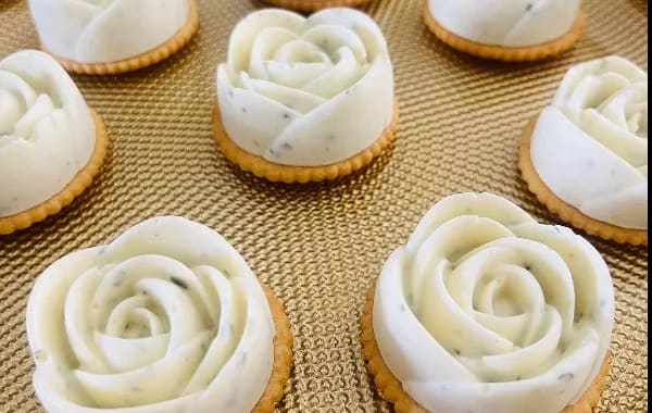 Roses de Panna Cotta au Boursin