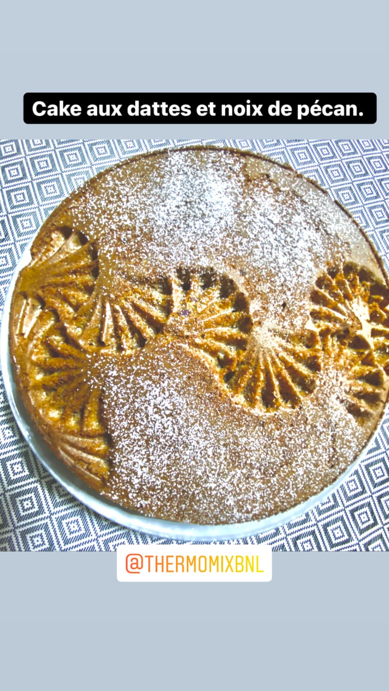 Cake aux dattes et noix de pécan