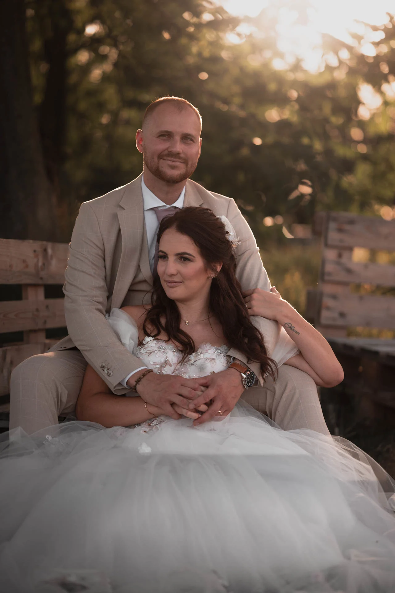 Svatební portréty novomanželů - Kamila & Pavel - Stodola v Meruňkovém sadu