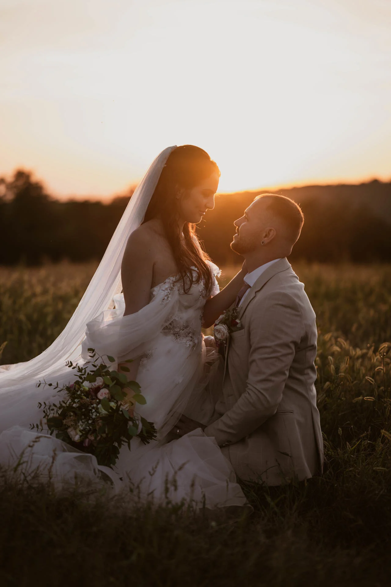 Svatební portréty novomanželů - Kamila & Pavel - Stodola v Meruňkovém sadu