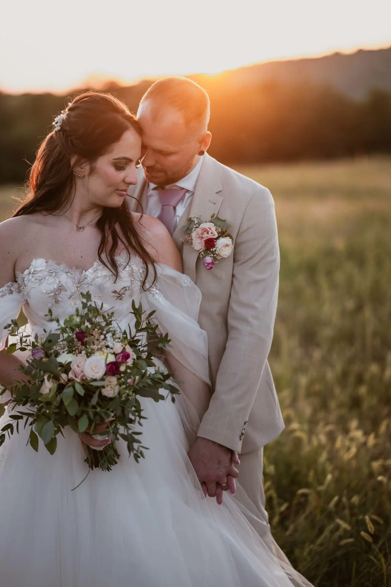 Svatební portréty novomanželů - Kamila & Pavel - Stodola v Meruňkovém sadu