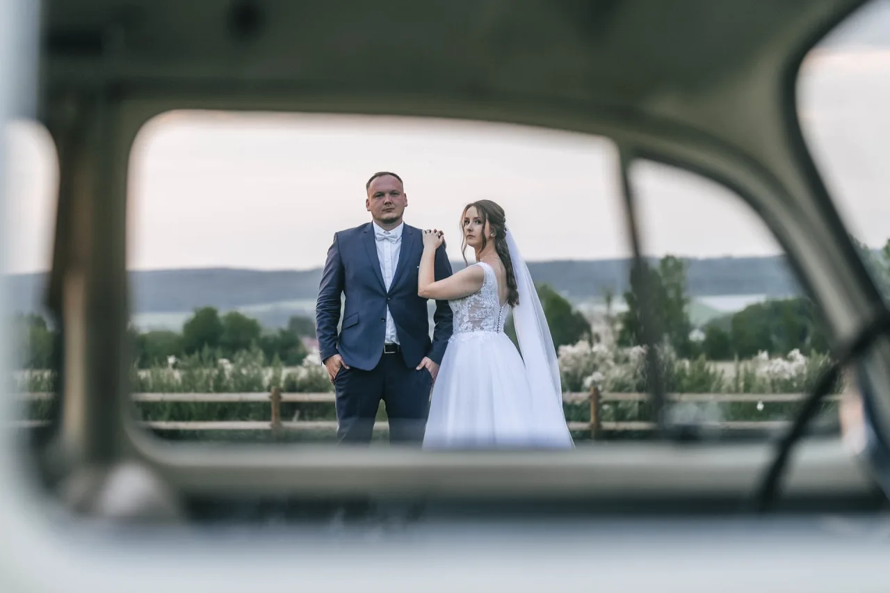 Svatební portréty novomanželů - Zuzka & Ondra - Chalupa Lavender, Kuks