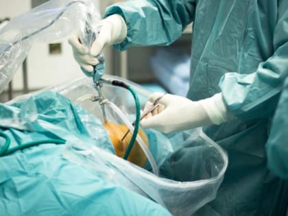 В Ростове врачи впервые в России провели операцию на колене с жидким имплантом